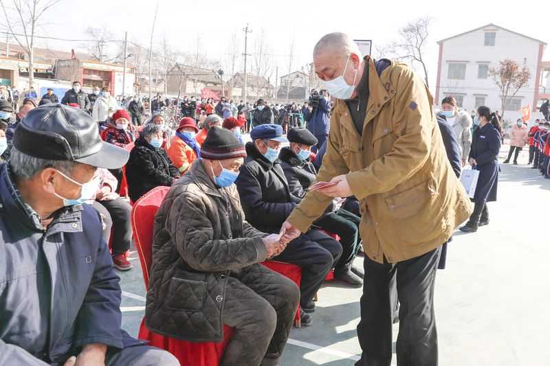 崔培軍春節(jié)慰問1000余位65歲以上老人